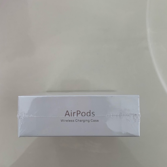 AirPods Generation 2 - Picture 4 of 5